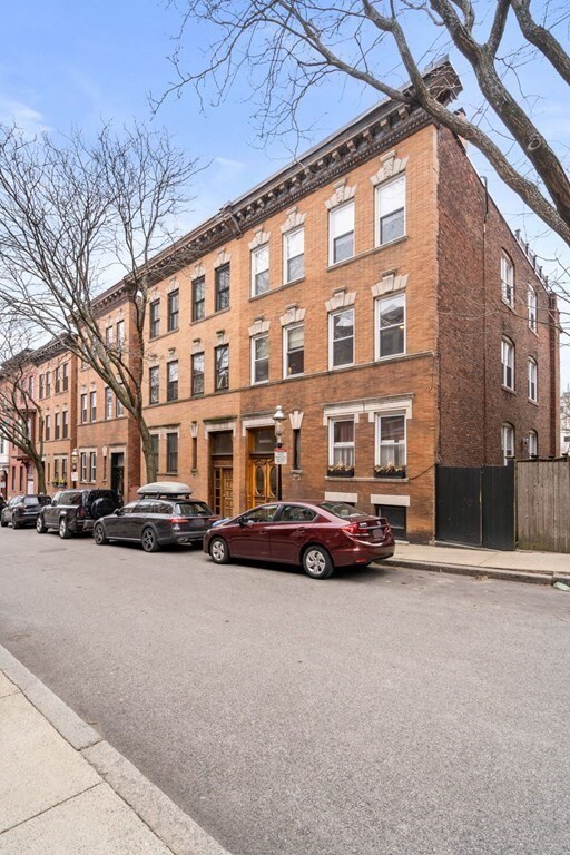 36 Mount Vernon St unit 2, Charlestown, MA 02129 - photo 2
