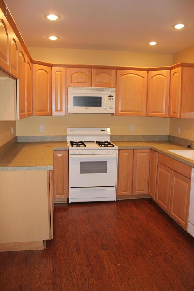 67 Shoemaker St, Kingston, PA 18704 - photo 5