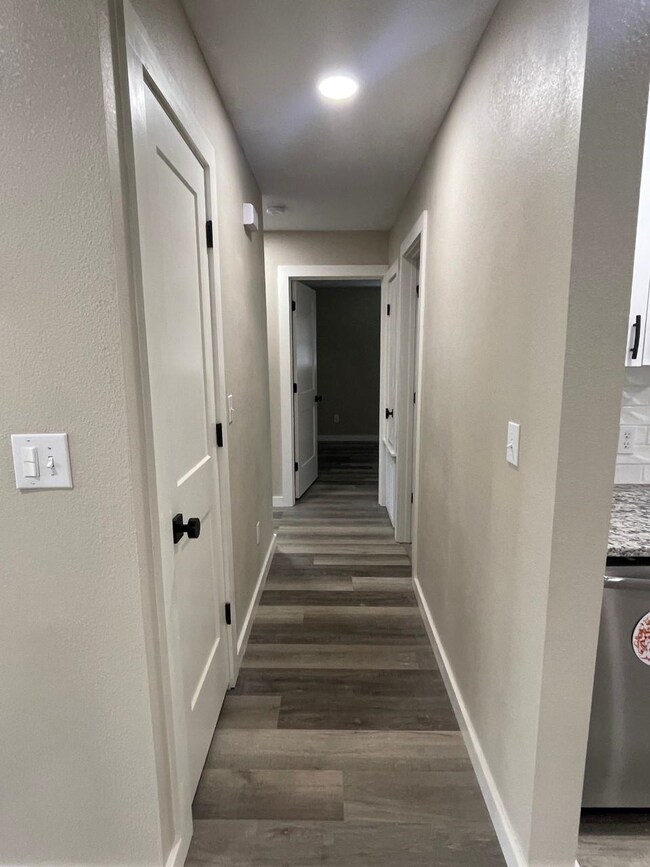 234 Shellwood Dr, Wake Village, TX 75501 - photo 5