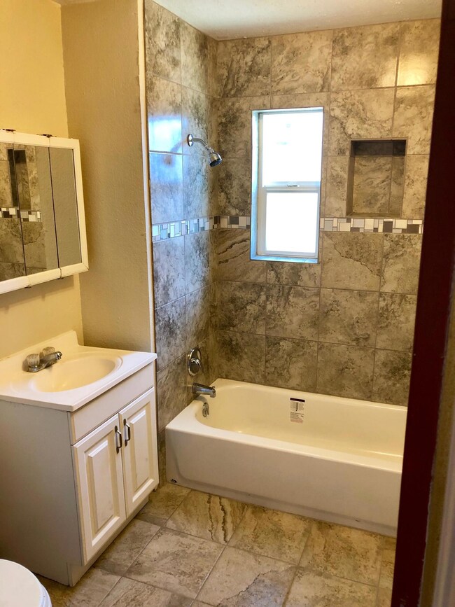 7570 Adobe Dr, El Paso, TX 79915 - photo 3