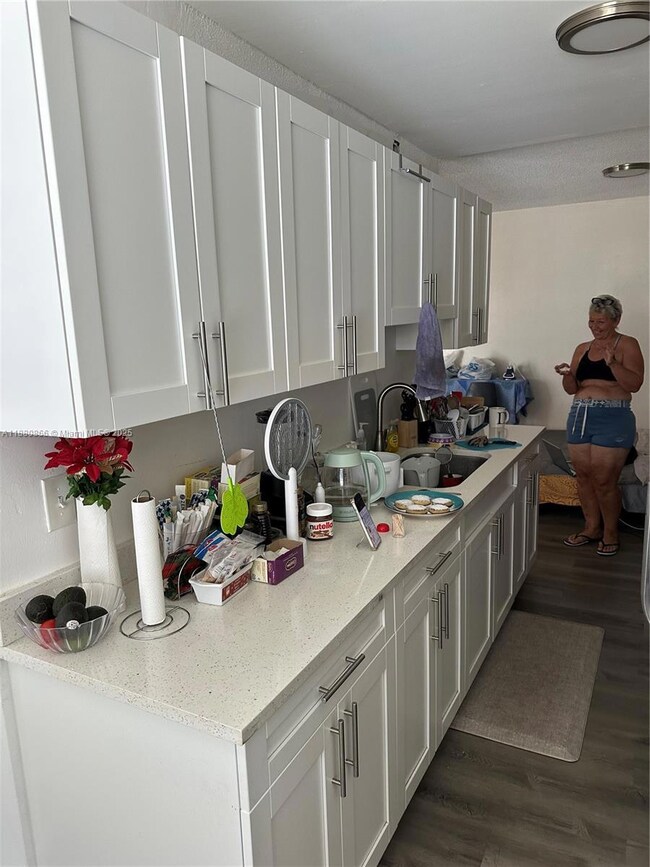 L'Solei unit 313, Hallandale Beach, FL 33009 - photo 6