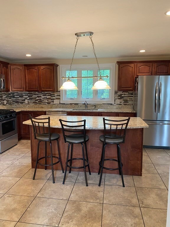 44 Vista Cir, Holden, MA 01520 - photo 2