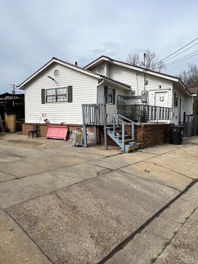 720 Mattingly St, Vicksburg, MS 39180 - photo 3