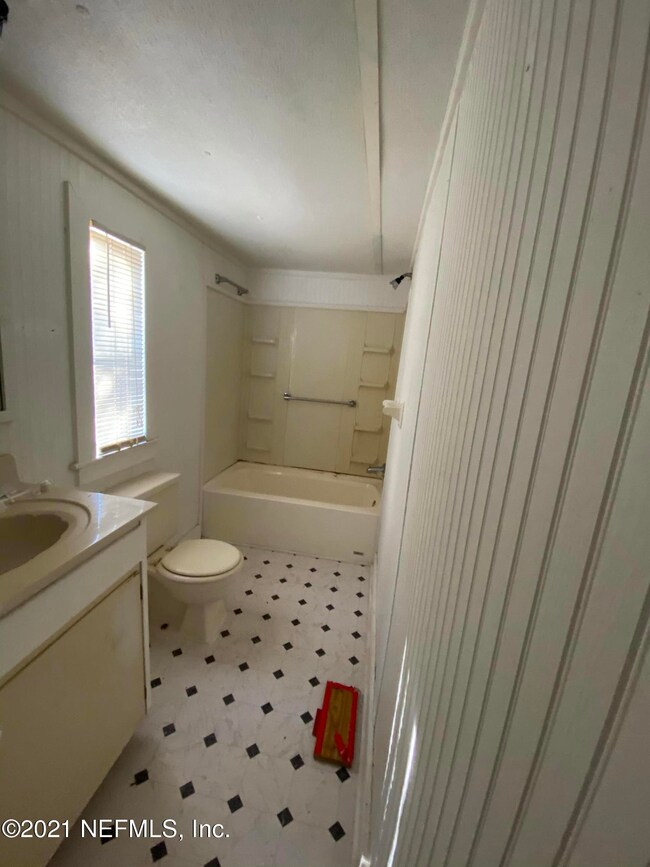 12F4B603-5F8C-4DCB-A069-80BDAD71FFC2