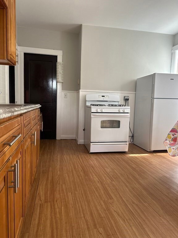 56 Lithgow St unit 2, Dorchester Center, MA 02124 - photo 4