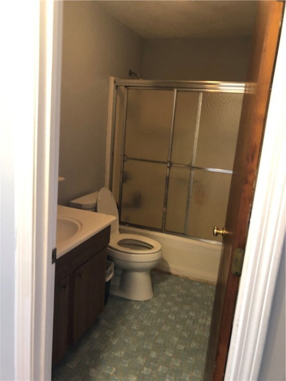 136 Calla St, Providence, RI 02905 - photo 3