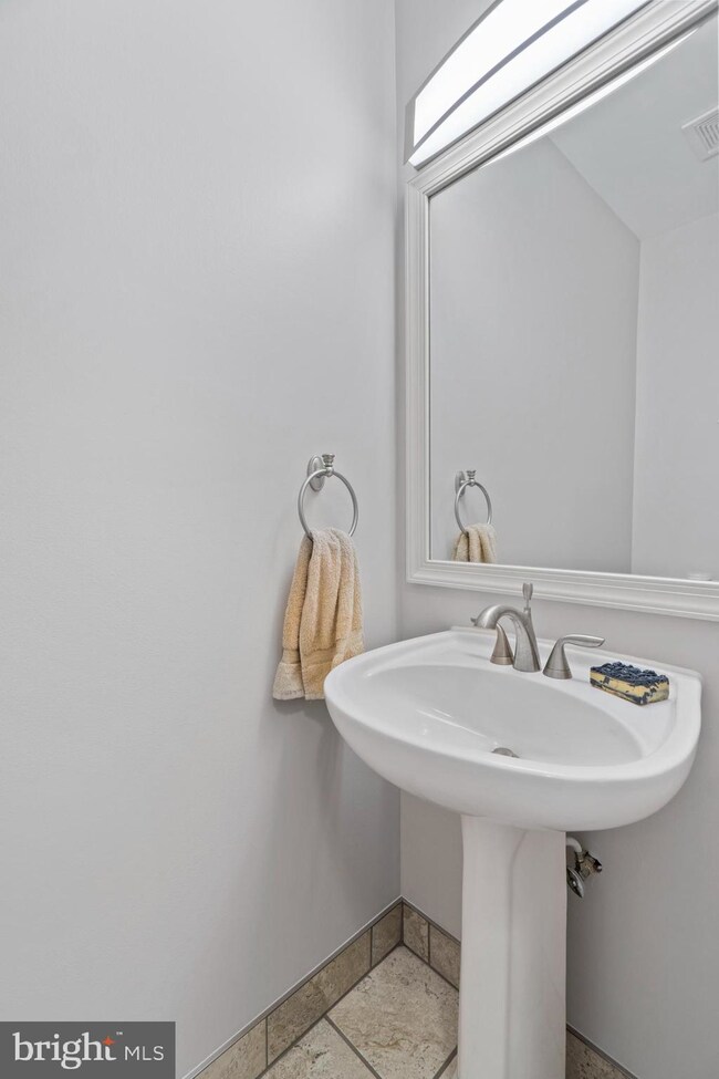 409 Powhatan Ct unit 87, Stafford, VA 22556 - photo 7