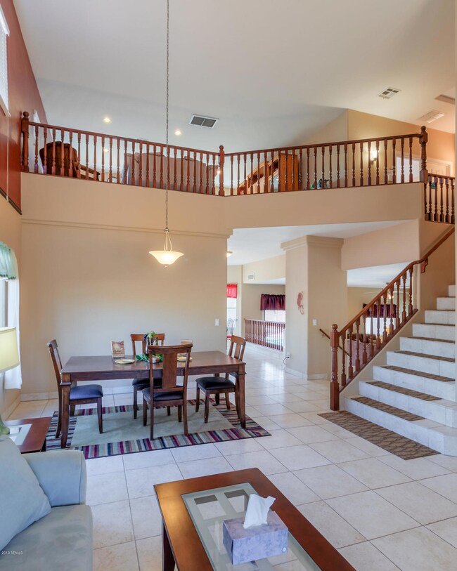 Living Room (3)-SMALL