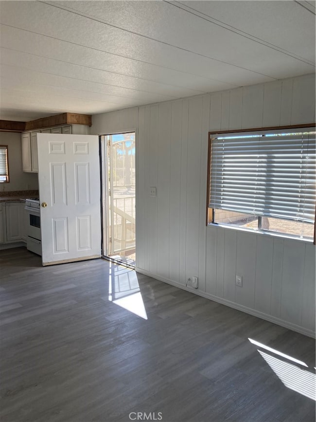 6376 Coyote Rd, Phelan, CA 92371 - photo 6