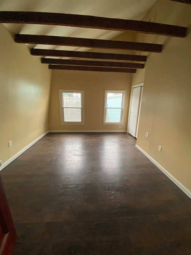 14 Mulberry St, Nashua, NH 03060 - photo 2