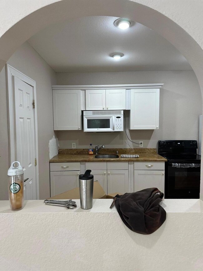 272 SW 1st St unit B, Boca Raton, FL 33432 - photo 4