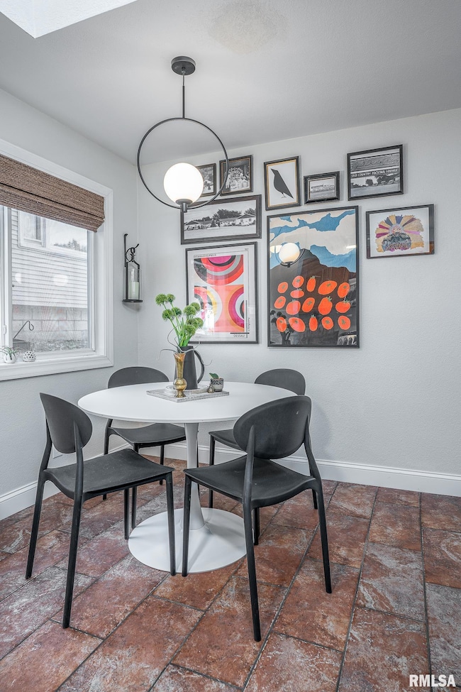 2230 Warren St, Davenport, IA 52804 - photo 7