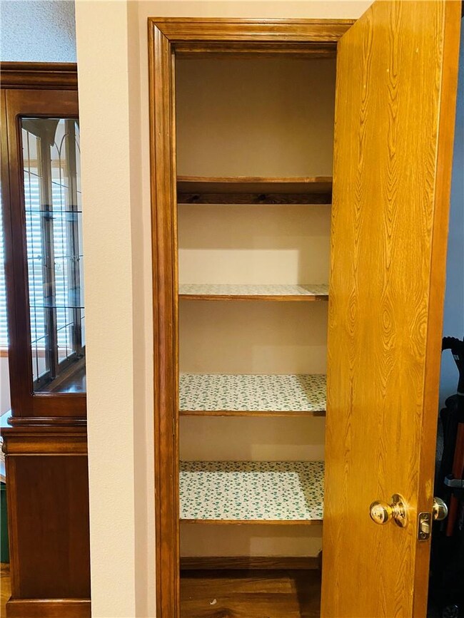 308 Old Forge Dr, Bentonville, AR 72712 - photo 7