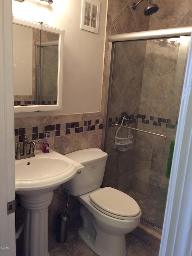 Pedestal Sink & Comfort Height Toilet