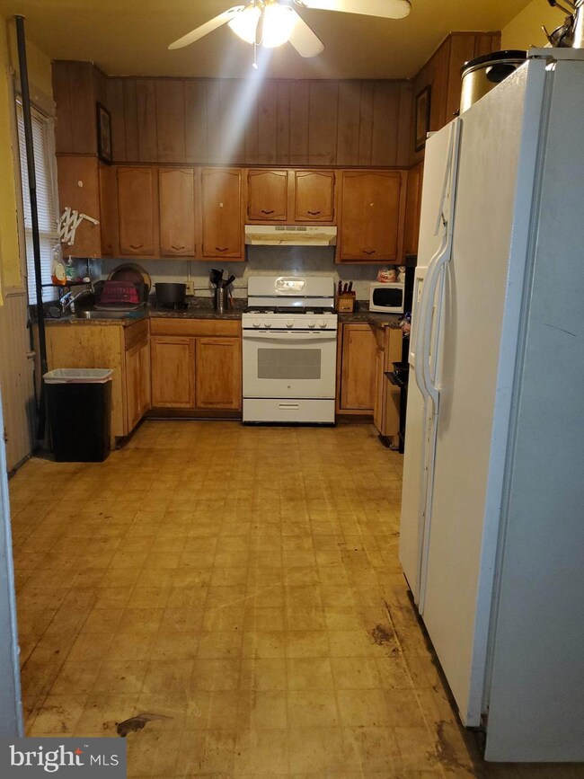 442 Juniper St, York, PA 17401 - photo 6