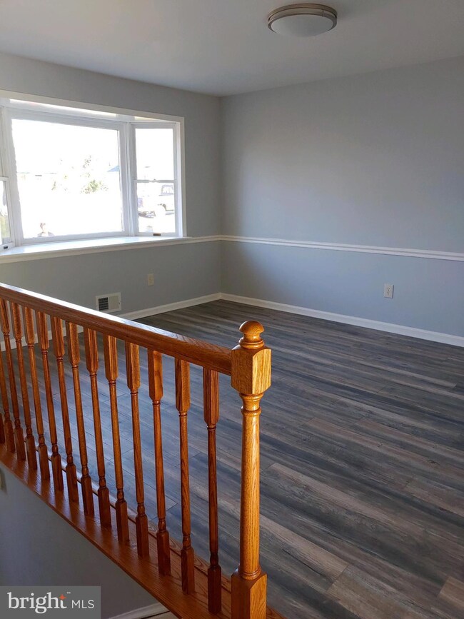 9575 Cissell Ave, Laurel, MD 20723 - photo 6