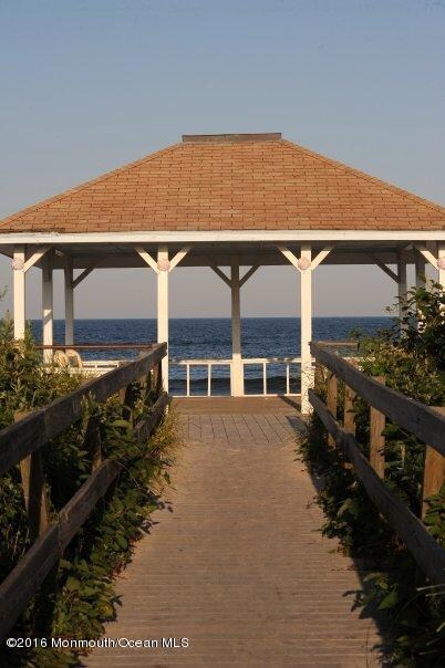 Beach Hut Michael Scotto