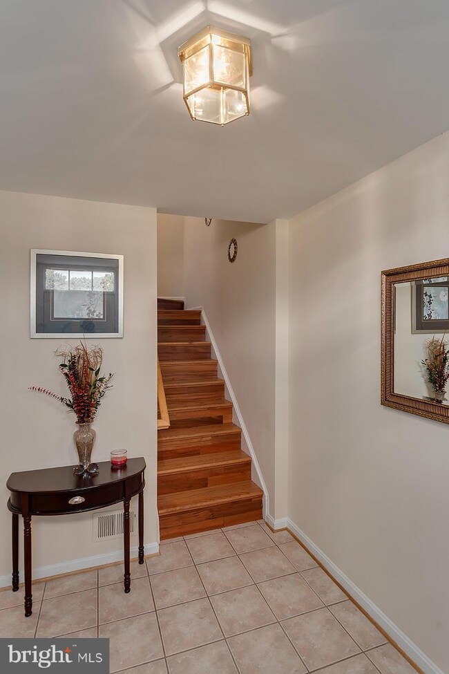 10631 Lockerbie Way, Manassas, VA 20109 - photo 2