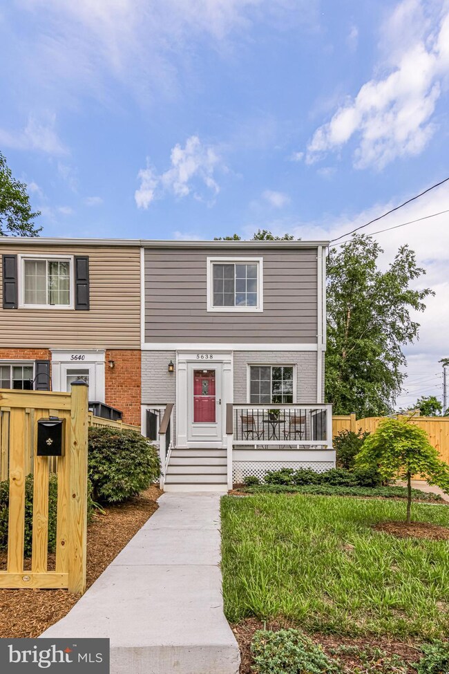 5638 Fenwick Dr, Alexandria, VA 22303 - photo 5