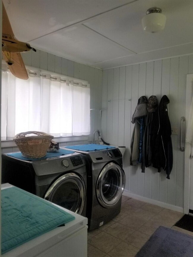 Laundry-mud room