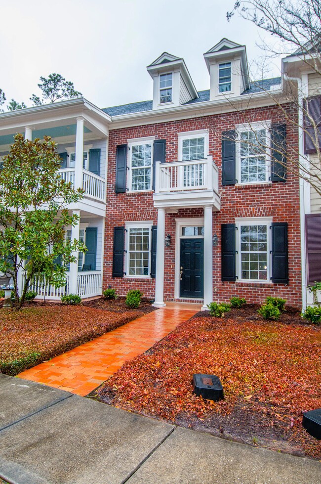 Beautiful Townhome in Park West!