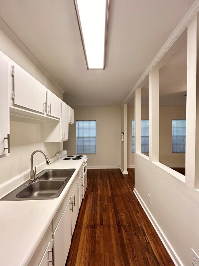 4021 Mandell St unit C, Houston, TX 77006 - photo 2