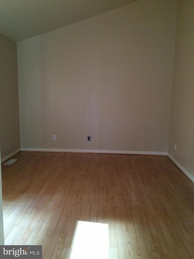 10716 Heatherwood Dr, Spotsylvania, VA 22553 - photo 4