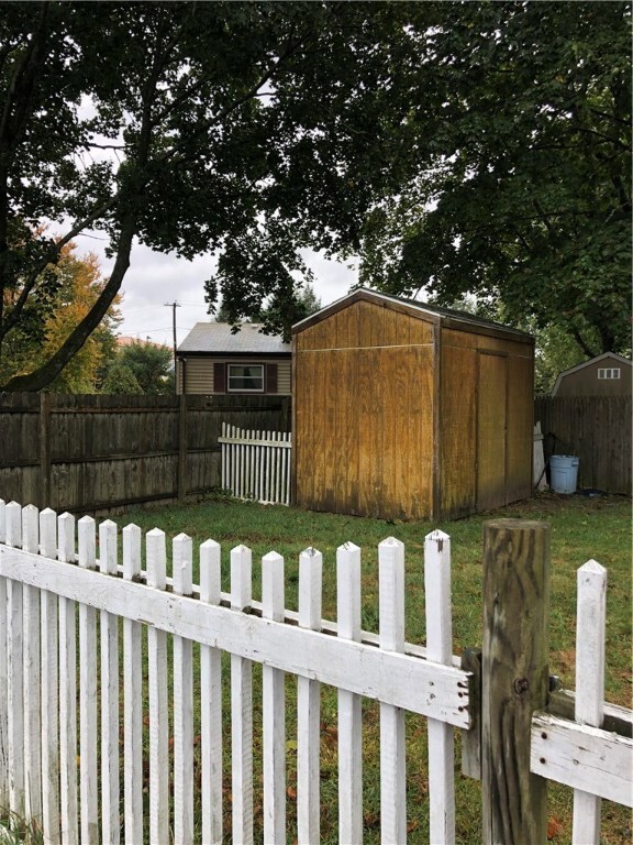 191 Vineyard Rd, Warwick, RI 02889 - photo 3