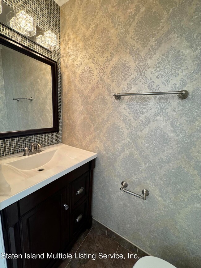 26 Linda Ln, Staten Island, NY 10312 - photo 7