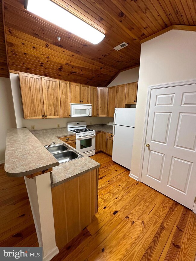 11955 Mill Run Rd unit A, Newburg, MD 20664 - photo 3