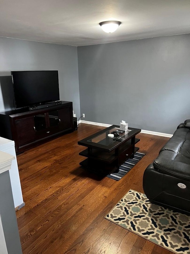 314 Amarillo Dr, Carpentersville, IL 60110 - photo 4