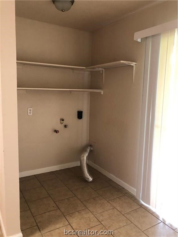 1612 Mossglenn Cir, College Station, TX 77840 - photo 3