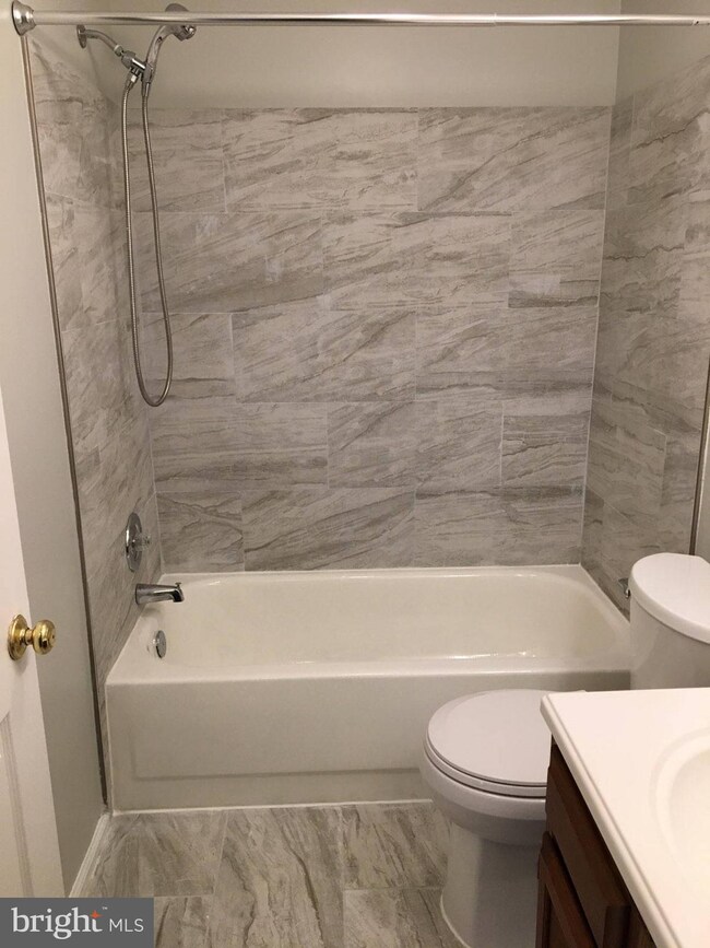 576 Boysenberry Ln, Frederick, MD 21703 - photo 6