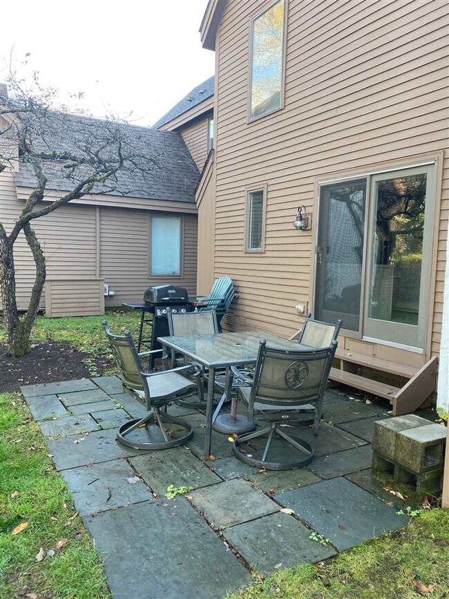 807 Murphys Rd, Quechee, VT 05059 - photo 2