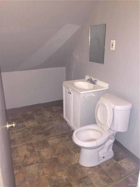 2nd Floor Bathroom