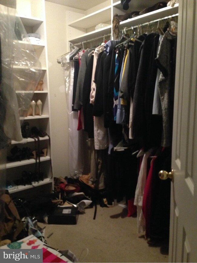 5712 Silk Tree Dr, Riverdale, MD 20737 - photo 3