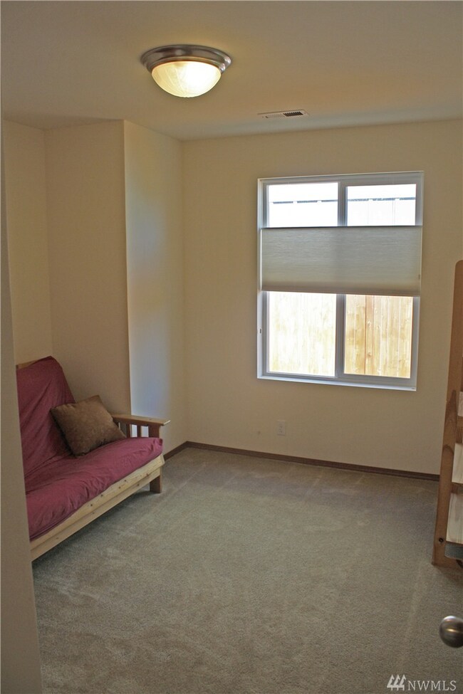 208 Riggs Dr E, Enumclaw, WA 98022 - photo 2