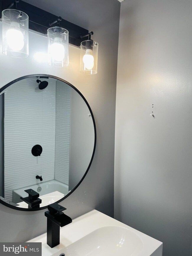 910 N Streeper St, Baltimore, MD 21205 - photo 5