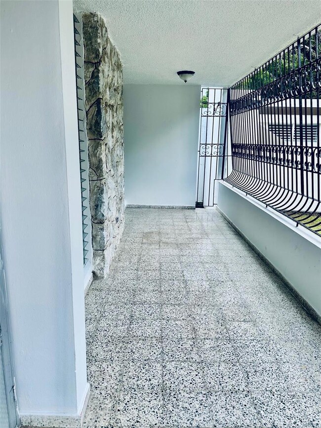 O17 Calle 19 unit 17, San Juan, PR 00924 - photo 4