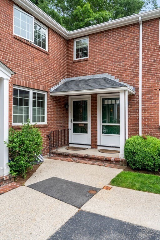 63 Linden St unit 3, Wellesley, MA 02482 - photo 2