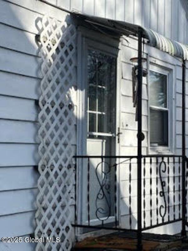 SIDE DOOR