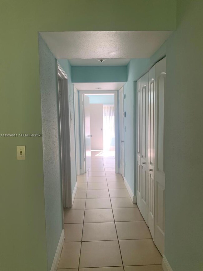 2300 NW 33rd St unit 910, Oakland Park, FL 33309 - photo 7