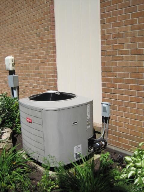 971 Village Round unit J, Allentown, PA 18106 - photo 6