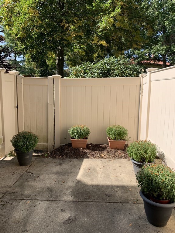 32 Regent Cir, Brookline, MA 02445 - photo 6