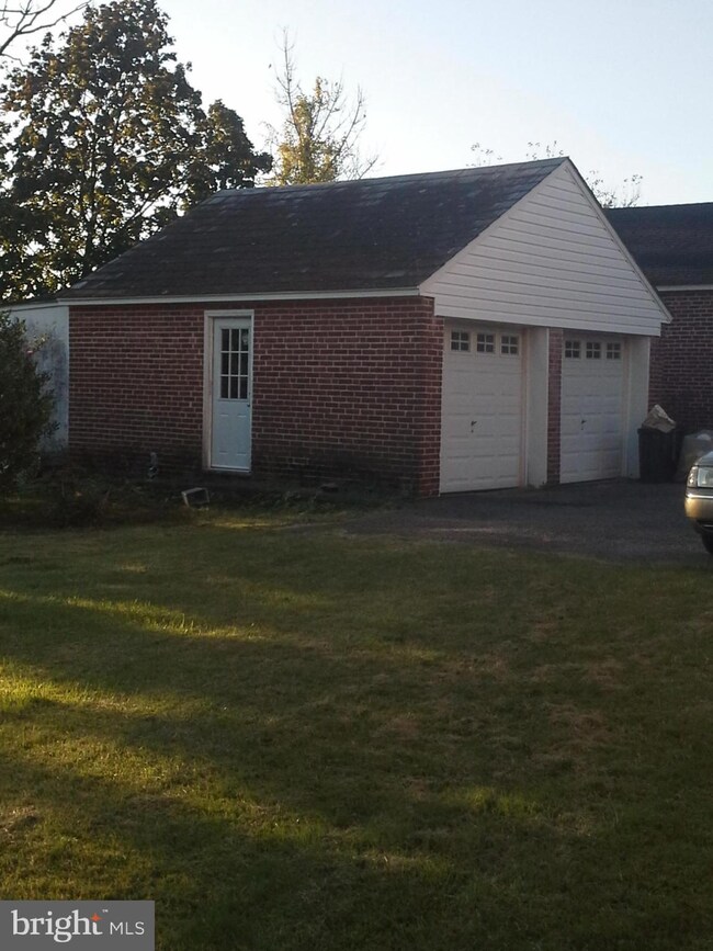 801 Mace Ave, Essex, MD 21221 - photo 7