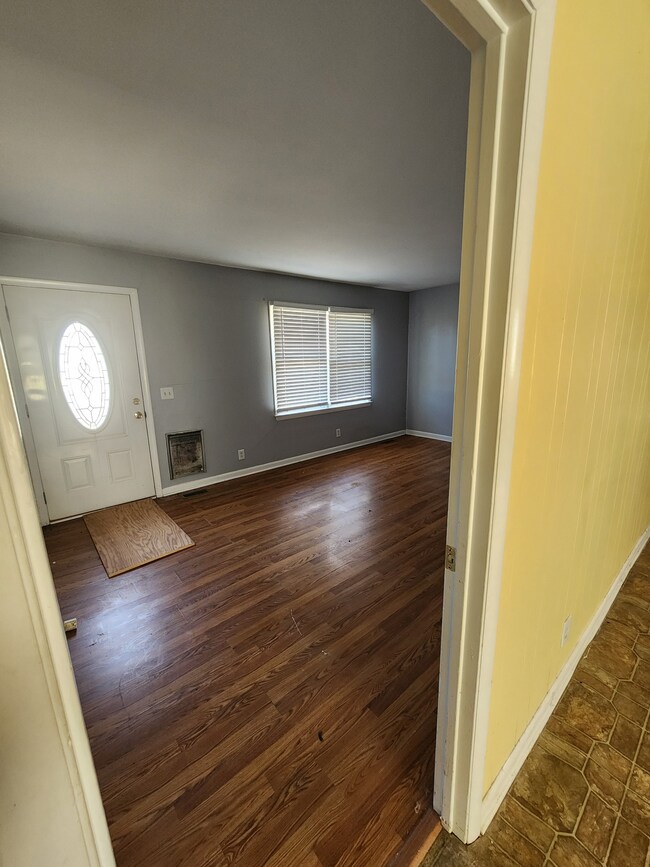 308 Shadow Dr, Shelbyville, TN 37160 - photo 5