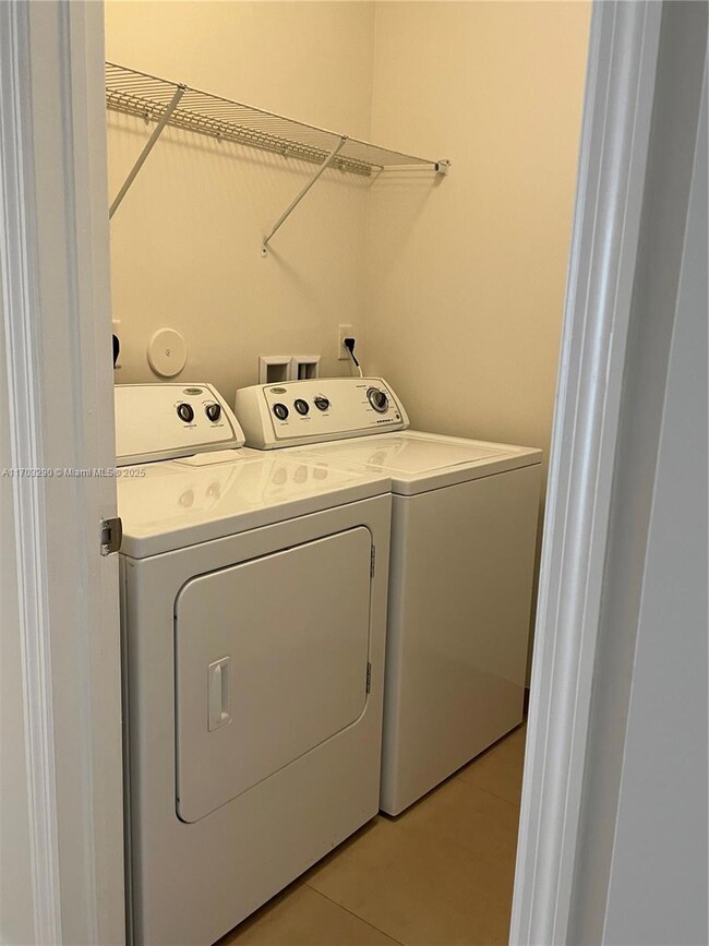 10473 NW 70th Ln, Doral, FL 33178 - photo 7