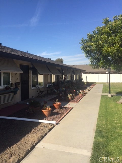 9910 Cedar St, Bellflower, CA 90706 - photo 4