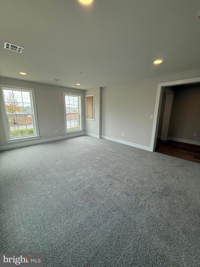 3121 Overlook Dr, Mechanicsburg, PA 17055 - photo 3