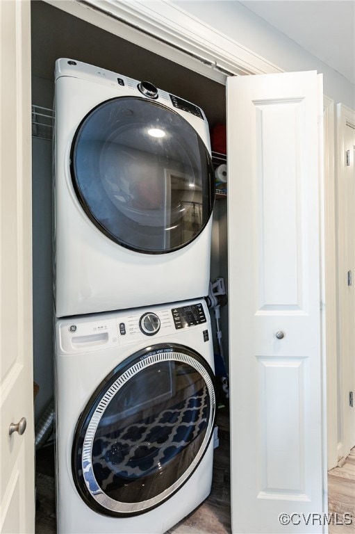 Clothes washing area with stacked washing maching